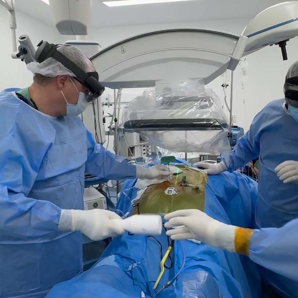 dr robert meves cirurgia coluna realidade aumentada 1080x1080 04