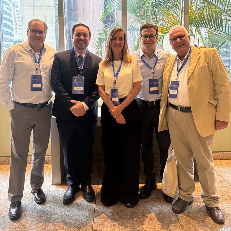 dr robert meves reuniao com a Professora Tatiana Sampaio 800x800 01