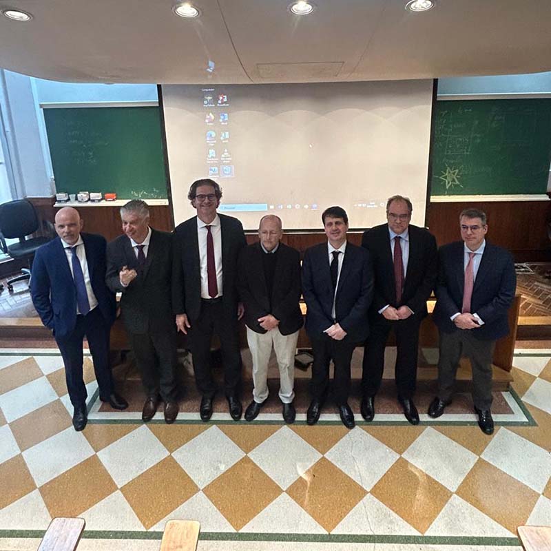 dr robert meves Membro Titular em Comissão Julgadora da FMUSP 800x800 01
