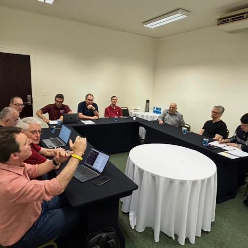 dr robert meves programa de atualizacao em coluna FMRP‑USP 800x800 04